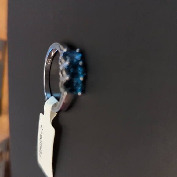 Sterling and dark blue topaz ring size 7 - Picture 2 of 3